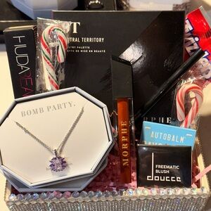 Makeup and Necklace Bundle